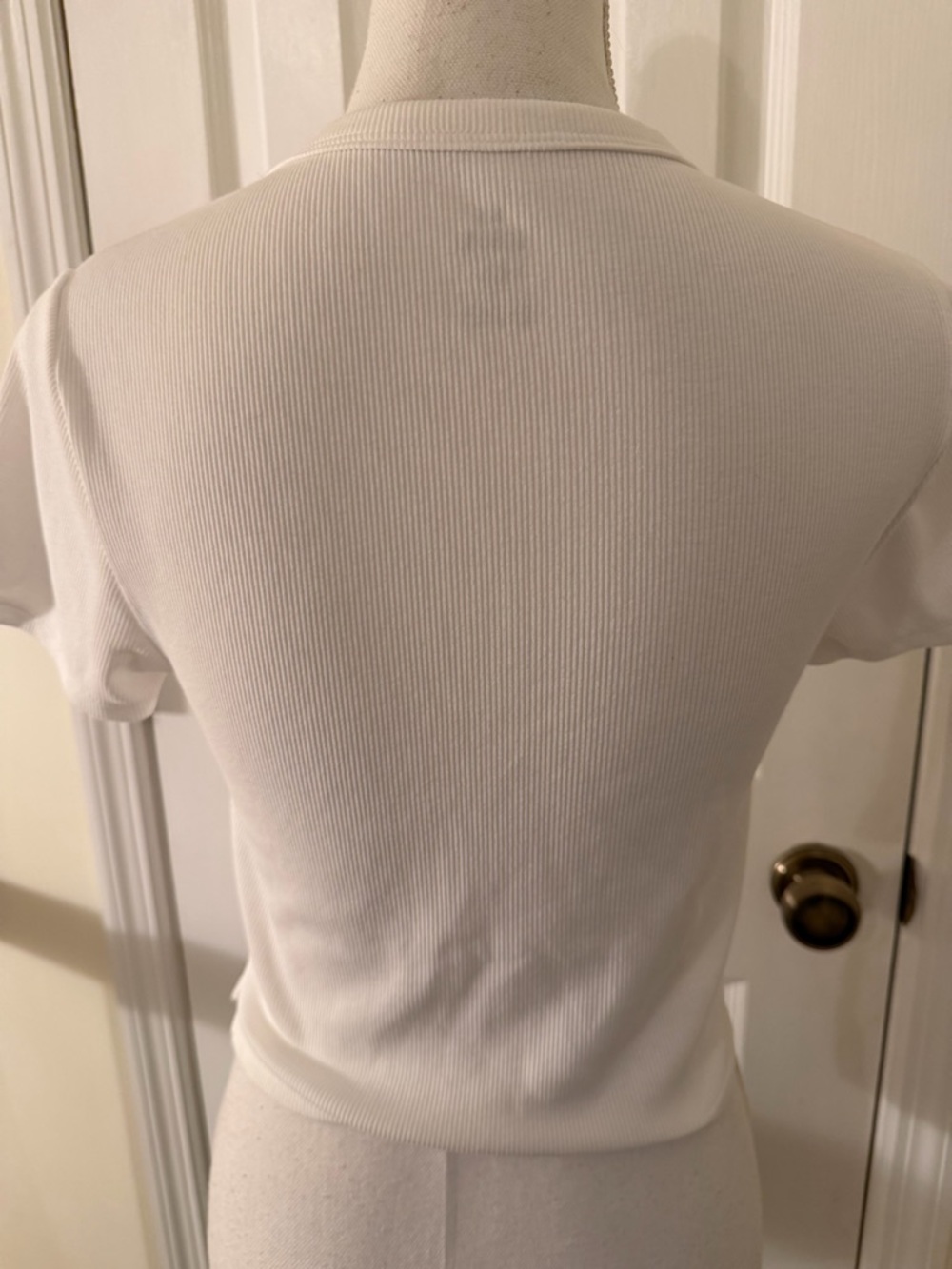 Under Armour Ribbed Fitted Baby Tee NWT! - Picture 6 of 11